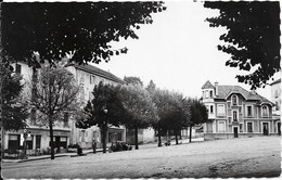 COURS - Place De La République - Cours-la-Ville