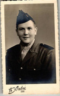 Photographie Portrait Jeune Militaire - Calot - Soldat - 8.5x14cm - Th André - Sedan - Guerra, Militares
