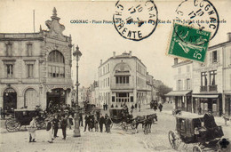 Cognac * La Place François 1er * Rue Du XIV Juillet Et Rue De La Corderie * Nouvelles Galeries * Attelage - Cognac