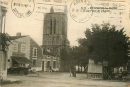 Meschers Les Bains * La Place De L'église Du Village * Magasin Commerce AU BON COUT * Automobile Voiture Ancienne - Meschers