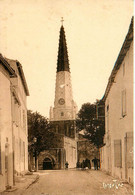 Ile De Ré * Ars En Ré * Rue Et Vue Sur Le Clocher De L'église - Ile De Ré