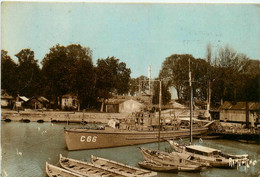 Rochefort Sur Mer * Bateau De Guerre C66 Au Port , Quai * Militaria - Rochefort