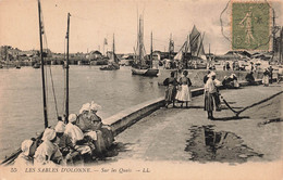 Oblitération Ambulant Les Sables D'olonne Sur CPA Les Sables D'olonne - Sur Les Quais - 1917 - Autres & Non Classés