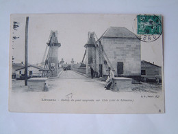 221208/15 CPA 1908 - 33 LIBOURNE - ENTREE DU PONT SUSPENDU SUR L'ISLE (CÔTE DE LIBOURNE) - ANIMATION - Libourne