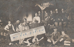 AUBURE  -  Un Groupe Qui Pose En 1921   ( Carte Photo ) - Autres & Non Classés