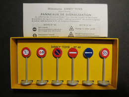 Dinky Toys - Panneaux De Signalisation Ville  N° 40 - Collections Atlas 2008 - Neuf - - Accessori