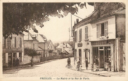 VAL D'OISE  PRESLES  La Mairie Et Rue De Paris - Presles