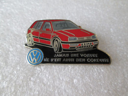 PIN'S    VOLKSWAGEN  GOLF 3  Zamak  DECAT - Volkswagen