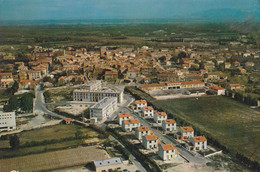 CPSM 84 ENTRAIGUES  VUE GENERALE  AERIENNE STADE DE RUGBY - Entraigue Sur Sorgue