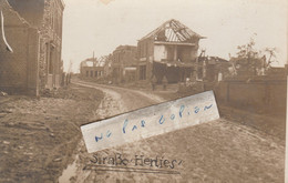 HERLIES - Une Rue ( Strasse ) Bombardée ( Carte Photo ) - Autres & Non Classés