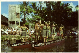 MAORI GROUP IN THE PAGEANT OF LONG CANOES , POLYNESIAN CULTURAL CENTER - Hawaï