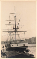 Photo D'un Bateau - Voilier Non Identifié - Amarré Au Port - 9x13.5cm - Barche