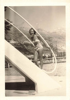 Photographie D'une Femme En Maillot De Bain - Bikini -  à Monetier Les Bains En Juillet 1959 - 9x13cm - Anonyme Personen