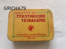 MEDECINE - BOITE METALLIQUE - TYROTHRICINE TETRACAINE - COOPERATION PHARMACEUTIQUE FRANCAISE SA - MELUN - Medizinische Und Zahnmedizinische Geräte