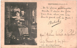 CPA-Carte Postale France Mr Et Mme Botrel Chez Eux à Port Blanc 1905 VM54372 - Ecrivains