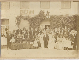 Mussy Sur Seine - 1899 - Superbe Et Rare Photo De Mariage Des  Familles Périot Et Plazait Devant Un Café - Mussy-sur-Seine