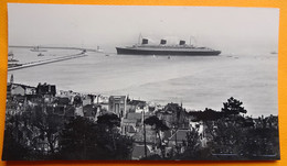 Photo De Luxe (FERNEZ) 1935 Voyage Inaugural Paquebot NORMANDIE - Bateaux