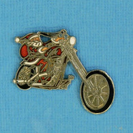 1 PIN'S //  ** MOTO / LE PÈRE NOËL SUR SON CHOPPER HARLEY DAVIDSON ** - Natale