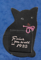 Carte De Voeux Fantaisie En Forme De Chat - Chat Noir Avec Calendrier 1923 Intégré 12 Feuillets 1923 - écrite En Anglais - New Year