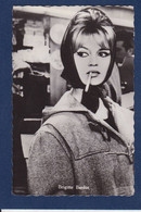 CPSM Bardot Brigitte Pin Up Format Environ 9 X 14 Voir Dos Cigarette - Artiesten
