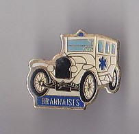 PIN'S  THEME MEDICAL  AMBULANCE DE BRANNE EN GIRONDE - Médical