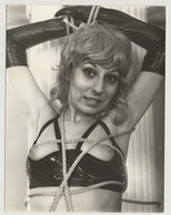 Blonde Fetish Woman In Bondage / Lacquer - Squashed Breast (Vintage Photo Master 1960s) - Unclassified