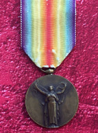 Médaille Militaire  LA GRANDE GUERRE POUR LA CIVILISATION 1914-1918---MILITÄR MILITARY- Medal- - France