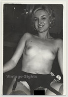 Shorthaired Smiling Nude Blonde *2 / Suspenders (Vintage Photo 1940s/1950s) - Non Classificati