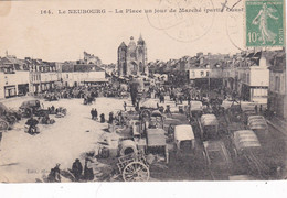 27 Le Neubourg.  Place Un Jour De Marché. Partie  Ouest - Le Neubourg