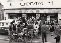 Commerce - Magasins Publicité Magasin Spar - Bayonne ?  - Photographie - Automobile Vélos Chien Caniche - A Situer - Geschäfte