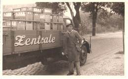 FALKENSEE Lastkraftwagen Der (Meine Milch?) ZENTRALE Molkerei Oder Milchvertrieb Flaschenmilch Mit Fahrer Kassiertasche - Falkensee