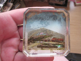 Schneekoppe Mit Riesenbaude Old Glas Paper Weights - Presse-papier