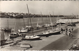 CPA OUISTREHAM RIVA-BELLA - Le Port Des Yachts Et La Jetee (1229270) - Ouistreham