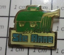 512g1 Pin's Pins / Beau Et Rare / THEME : ADMINISTRATIONS / CARTABLE VERT ECOLE SAINTE-ANNE - Administrations