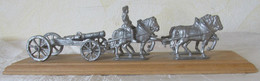 4 Chevaux Tirant Un Canon Avec Cavalier - Plomb Plateau 6,7 X 27 Cm 610 Gr (et) - Soldados De Plomo