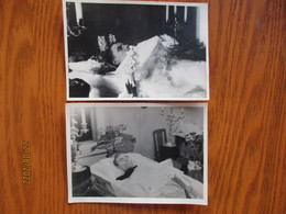 Funeral  POST MORTEM DEAD MAN IN COFFIN, 2X SMALL SIZE REAL PHOTO 8,5X6 CM - Begrafenis