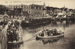 TROUVILLE  Le Bateau Du Havre Et Le Bac  Belle Animation  RV - Trouville