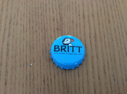 Capsule De Bière "Britt La Bière à L’esprit Libre" Brasserie De Bretagne -Tregunc (29) (Macareux) H Fond Bleu - Bier