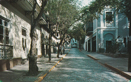 A16819 - PUERTO RICO  TYPICAL STREET SCENE SAN JUAN LEADING TO FORTALEZA COLOR BY LOUIS DORMAND POSTCARD USED - Puerto Rico