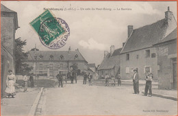 D37 - SEMBLANÇAY - UN COIN DU HAUT BOURG - LA BARRIÈRE -Plusieurs Personnes Et Enfants-Cycliste-Charrette Avec Un Cheval - Semblançay