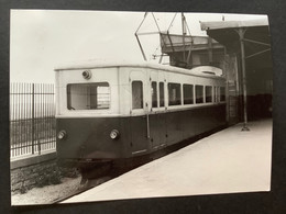 Photo Numérotée De J. BAZIN: Les » Crémaillères « de Laon à Langres : Train à LANGRES ( Gare Haute )en 1957 - Trains
