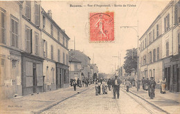 95-BEZONS-  RUE D'ARGENTEUIL SORTIE DE L'USINE - Bezons