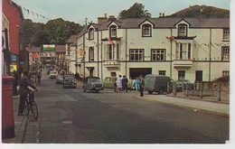 CPSM Llangollen - High Street - Looking Over The Dee Bridge ...(animation Avec Automobiles Années 60, Voiture à 3 Roues) - Denbighshire