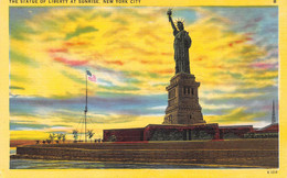 NEW YORK - STATUTE OF LIBERTY AT SUNRISE ~ AN OLD POSTCARD #2231106 - Vrijheidsbeeld