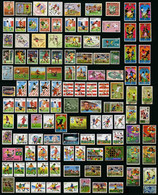 FOOTBALL - LOT DE 118 TIMBRES DIFFERENTS - Usati