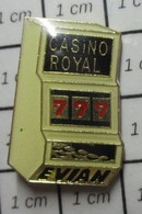 512F Pin's Pins / Beau Et Rare / THEME : JEUX / MACHINE A SOUS CASINO ROYAL EVIAN - Jeux