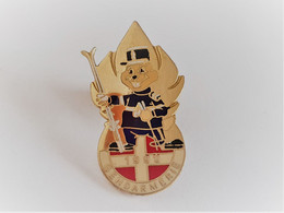 PINS JEUX OLYMPIQUES ALBERTVILLE 1992 GENDARMERIE MARMOTTE / Flamme Dorée / 33NAT - Jeux Olympiques