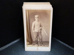 1890's Photo Albuminée Sur Carton épais  10 Cm X6 Cm  Soldat Militaire Armée Guerre Uniforme Artillerie Commando - Guerra, Militari