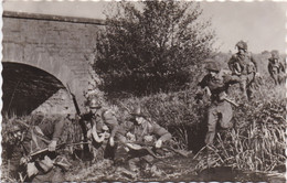 Armée Belge - Belgisch Leger - L' Infanterie Travers à Gué Un Concours D' Eau - Stempel Kapellen - Manoeuvres