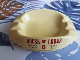 Cendrier Publicitaire House Of Lords Scotch Whisky Pub Publicité Alcool Whiteley & Co 8 Years Old - Ashtrays